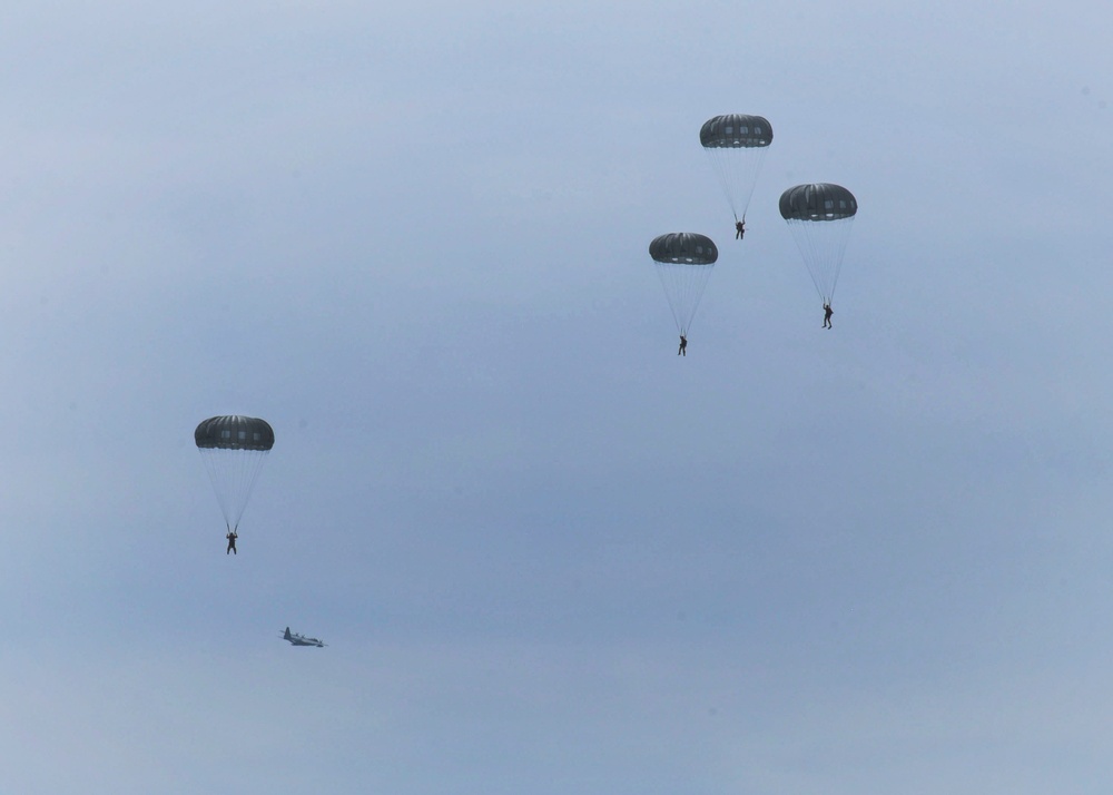 U.S. Air Force, Colombian Aerospace Force partner in simulated search and rescue