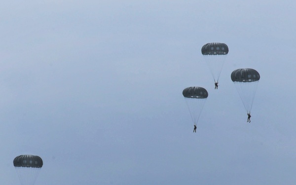 U.S. Air Force, Colombian Aerospace Force partner in simulated search and rescue