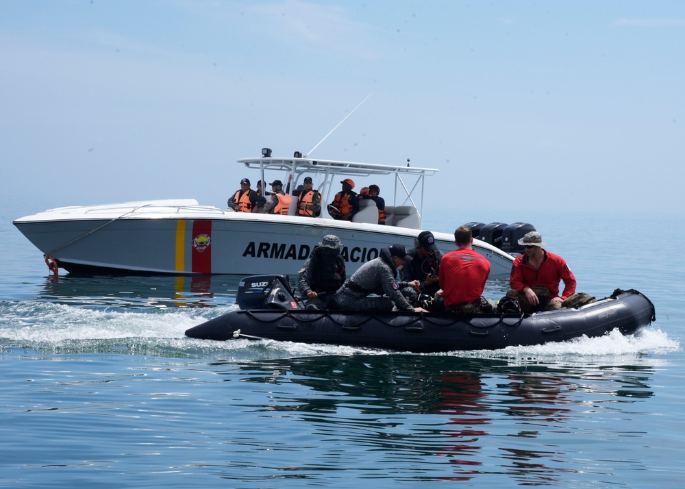U.S. Air Force, Colombian Aerospace Force partner in simulated search and rescue