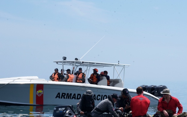 U.S. Air Force, Colombian Aerospace Force partner in simulated search and rescue