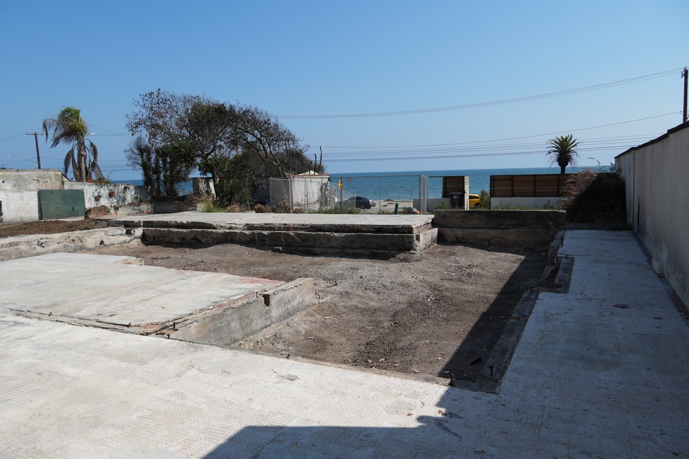 Debris removed from last Pacific Coast Highway property
