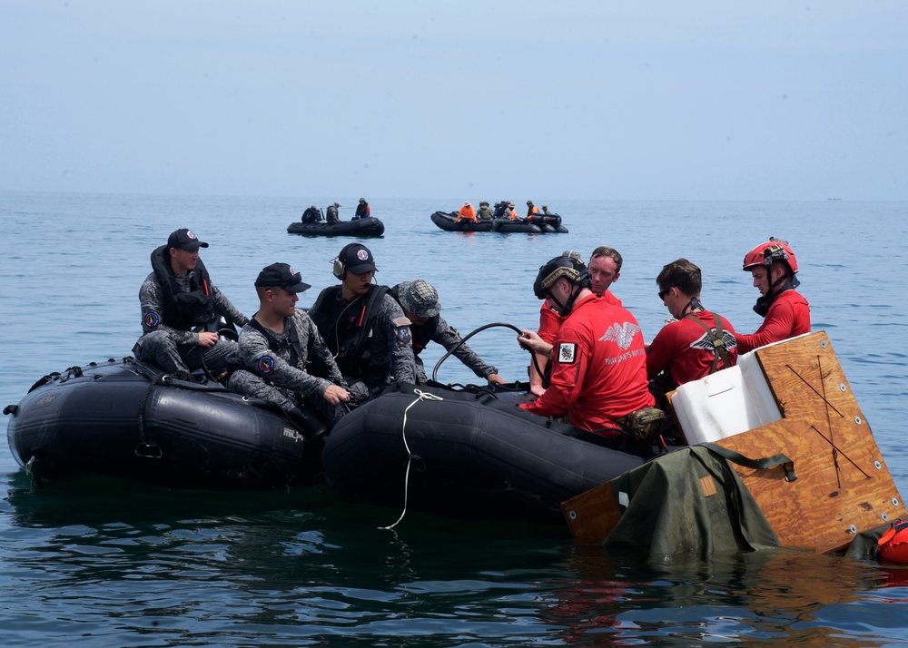 U.S. Air Force, Colombian Aerospace Force partner in simulated search and rescue