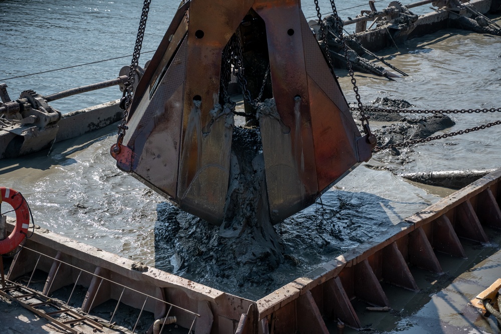 Dredging Ashtabula Harbor with the Buffalo District