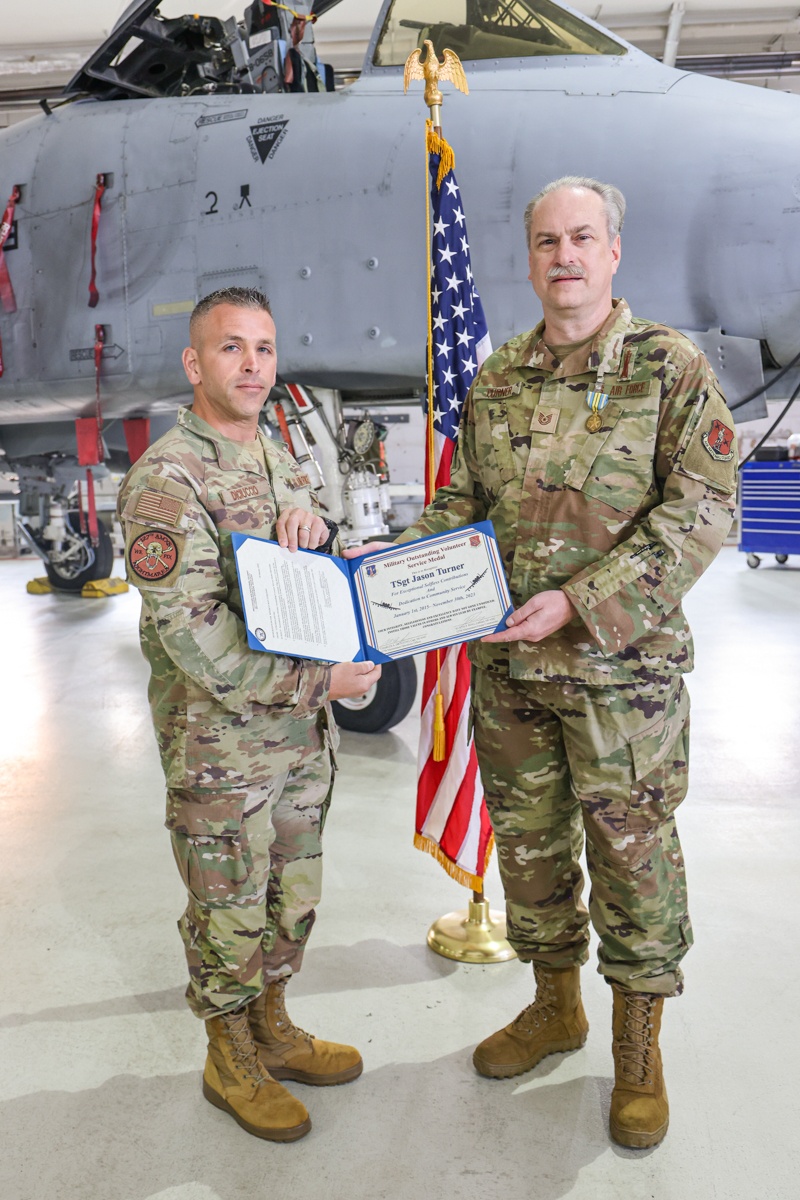 Weapons Expeditor Receives Award for Volunteer work