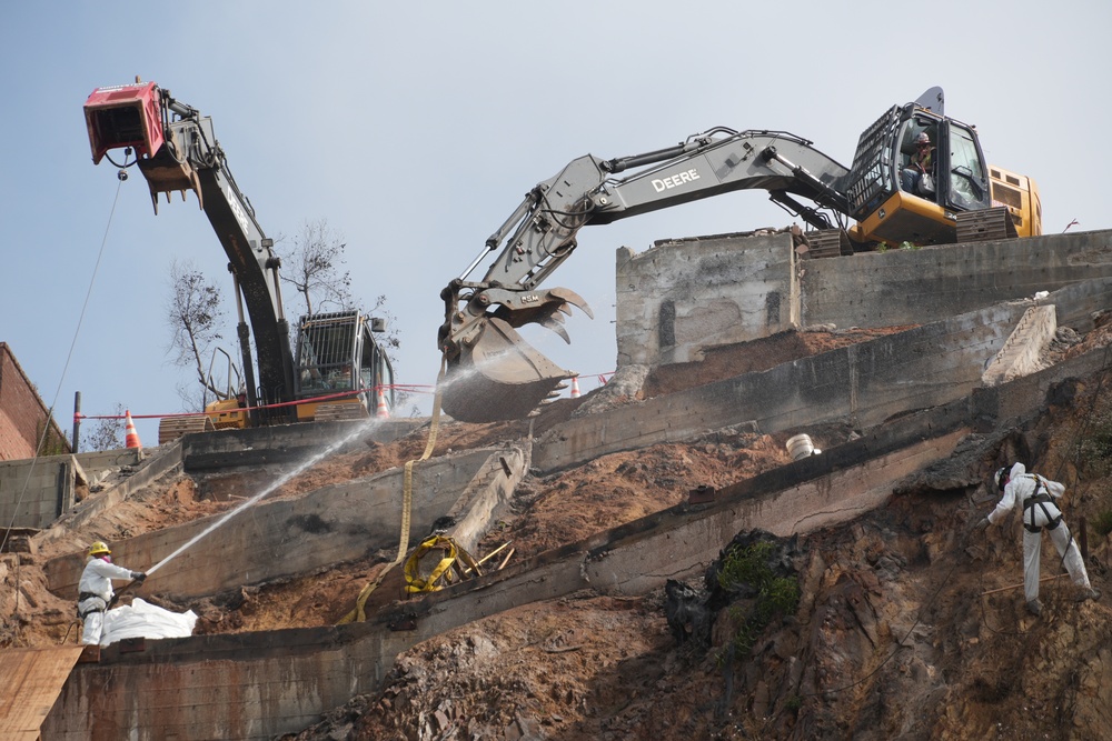 USACE debris removal in Pacific Palisades