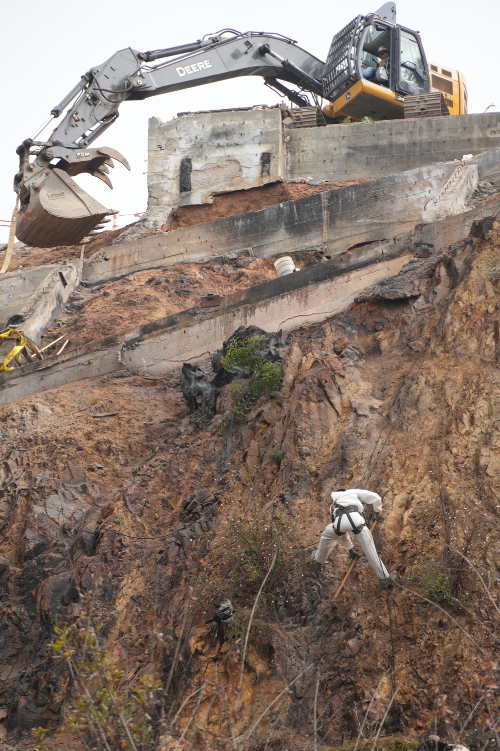 USACE debris removal in Pacific Palisades
