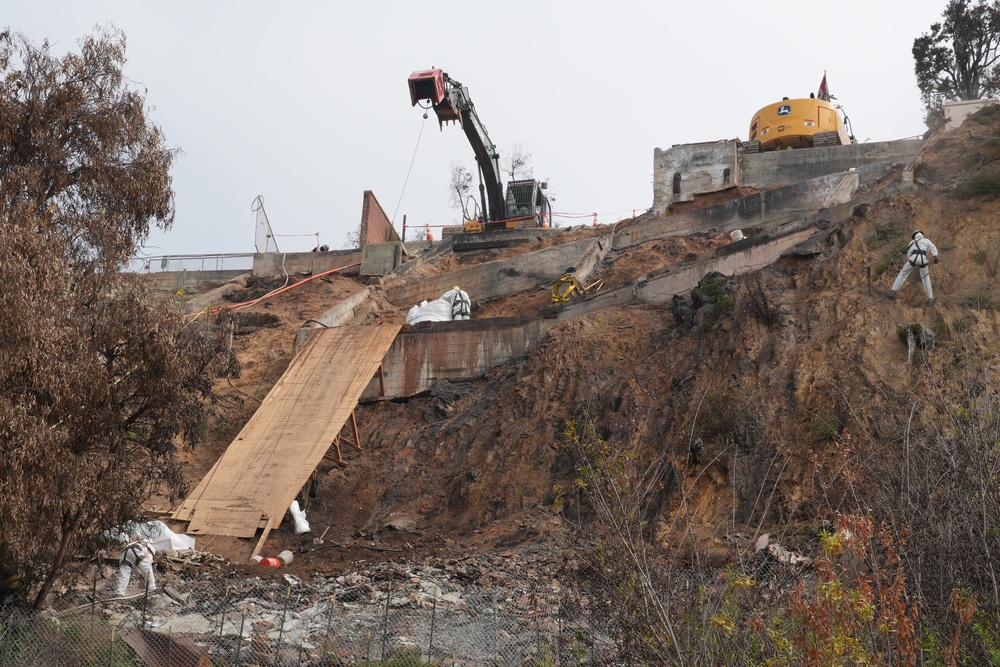 USACE debris removal in Pacific Palisades