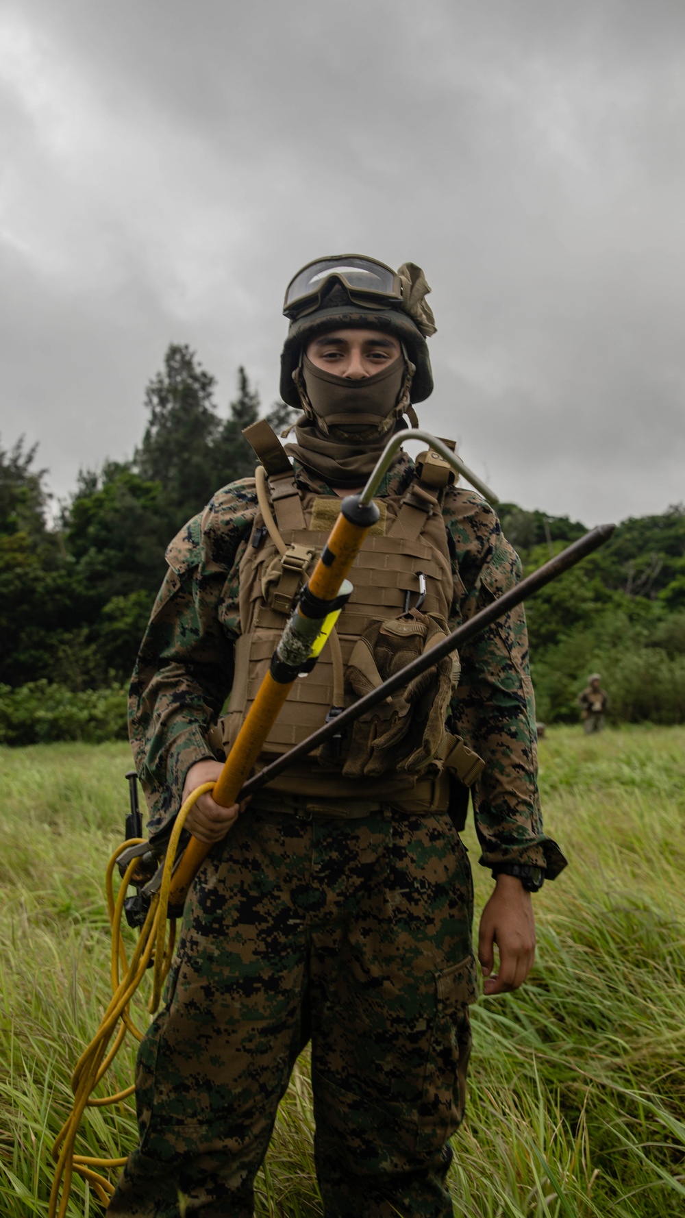 U.S. Marines with CLB-4, HMH-462 Execute External Lifts