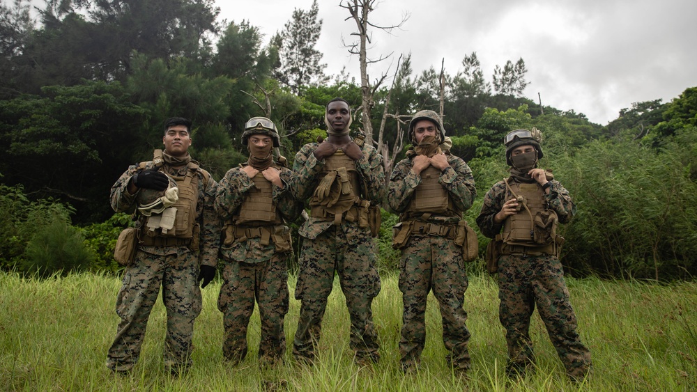 U.S. Marines with CLB-4, HMH-462 Execute External Lifts