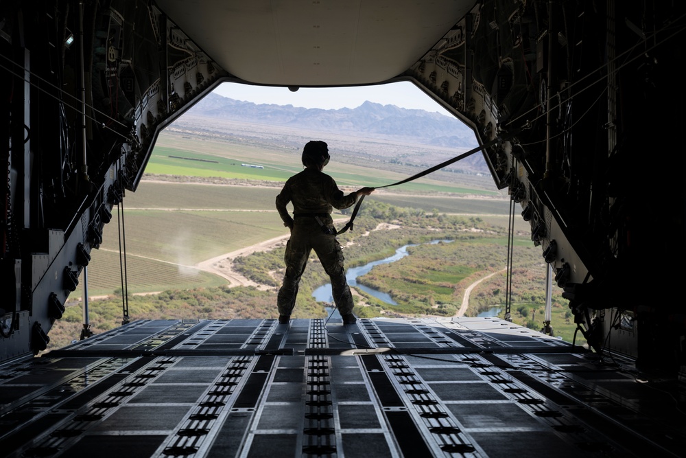 Emerald Warrior 25.2: U.S. Airmen and Marines fly aboard a Royal Air Force A-400 Atlas