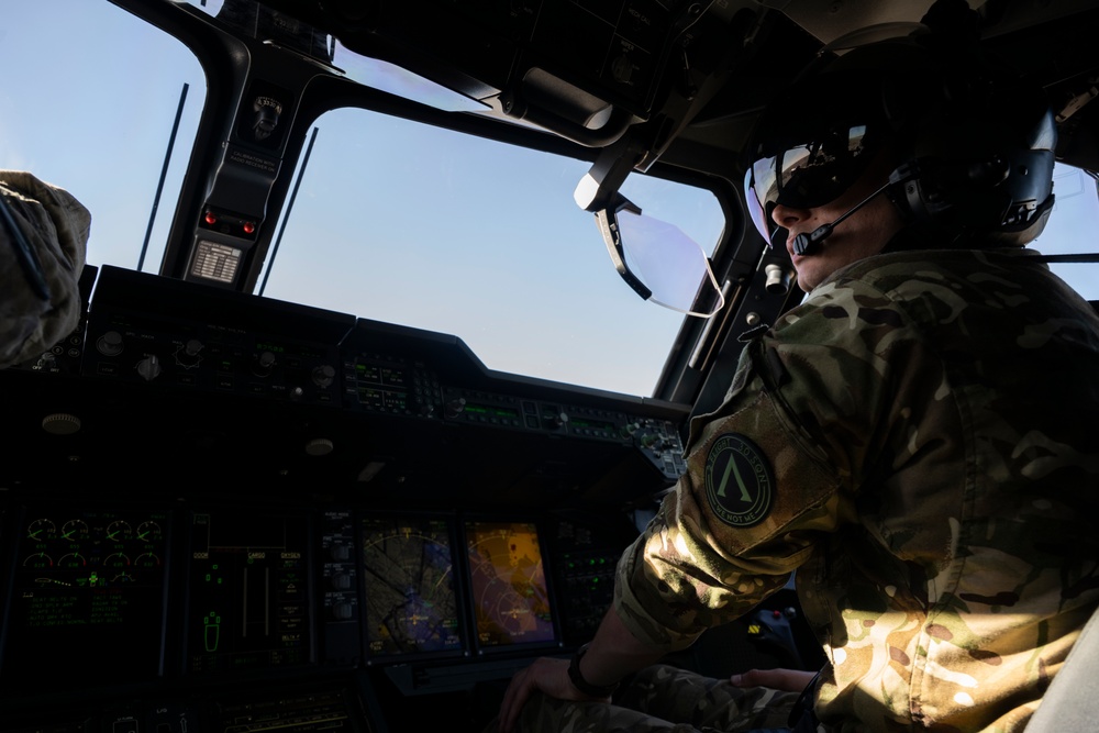Emerald Warrior 25.2: U.S. Airmen and Marines fly aboard a Royal Air Force A-400 Atlas