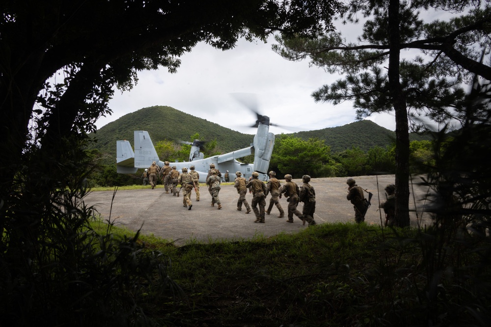 U.S. Marine Force Reconnaissance Company Casualty Evacuation Training