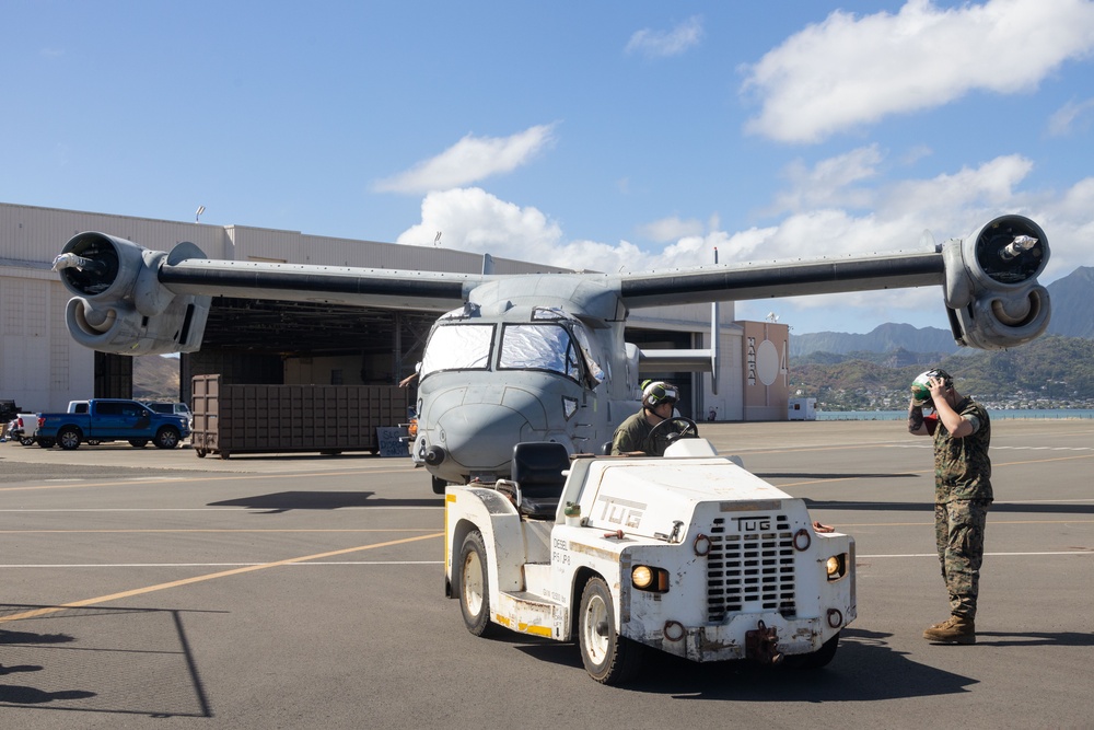 U.S. Marines Stationed at MCBH Prepare for The 2025 Kaneohe Bay Air Show
