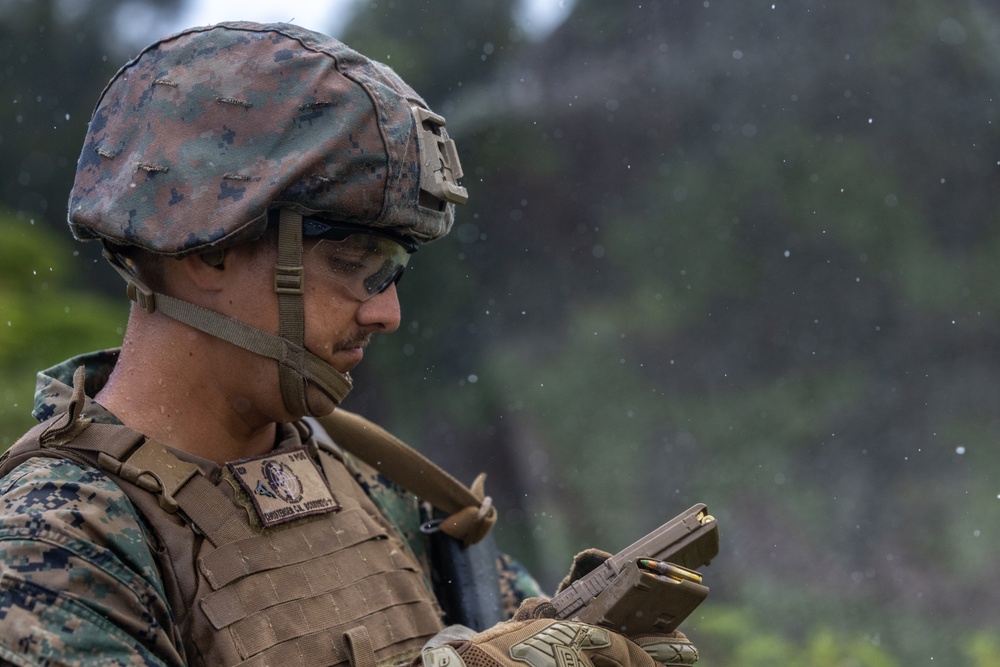 3d Intelligence Battalion Marines conduct live fire and maneuver range