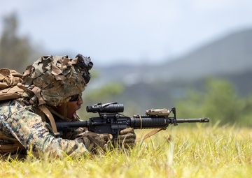 3d Intelligence Battalion Marines conduct live fire and maneuver range