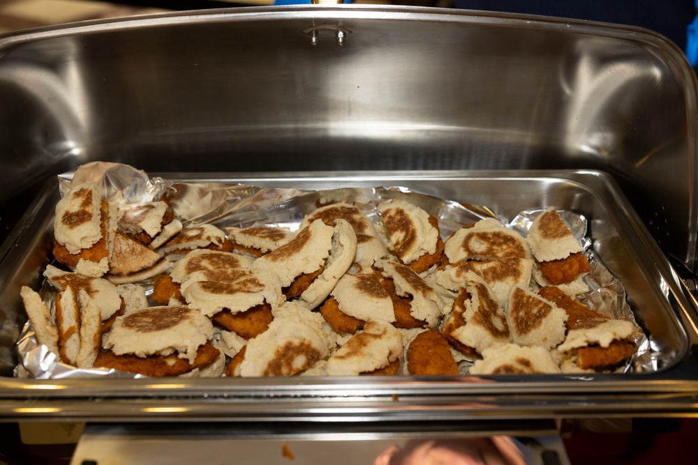 Patron Priority: Mess Hall 488 hosts a menu sampling survey