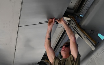 Always ReaDy: 100th Maintenace Group Receives 100% Mission Capability Rating