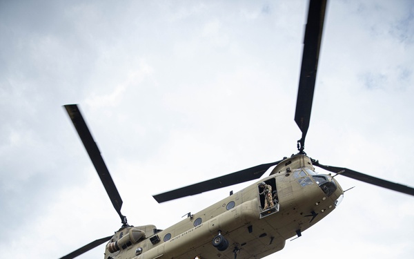 Green Berets conduct joint air mobility training