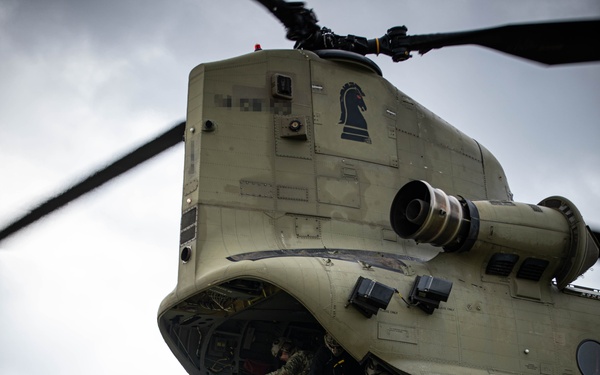 Green Berets conduct joint air mobility training