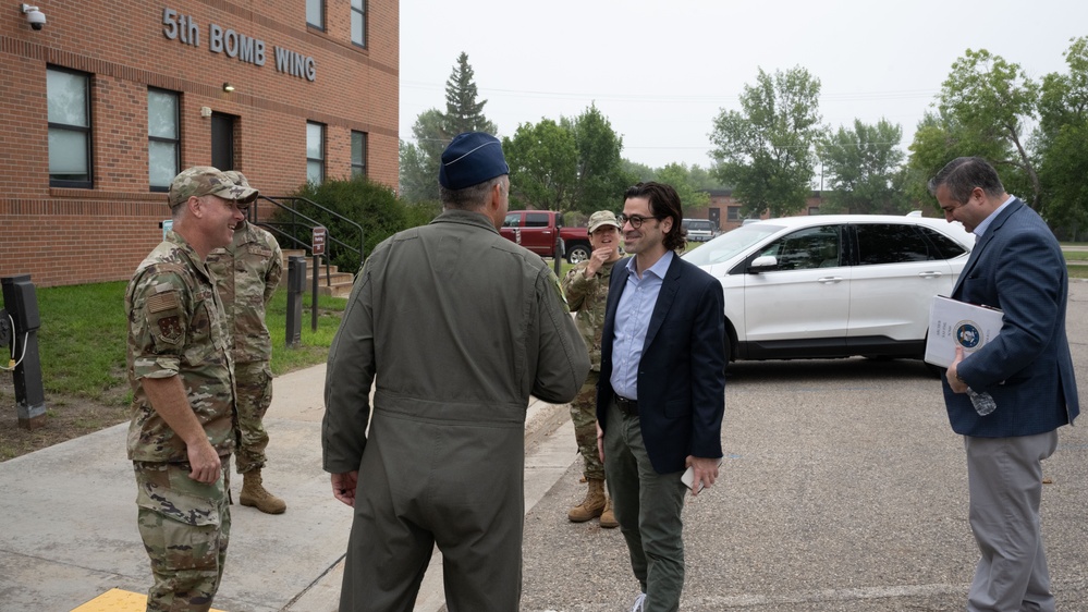 Staffdel Visits Minot AFB
