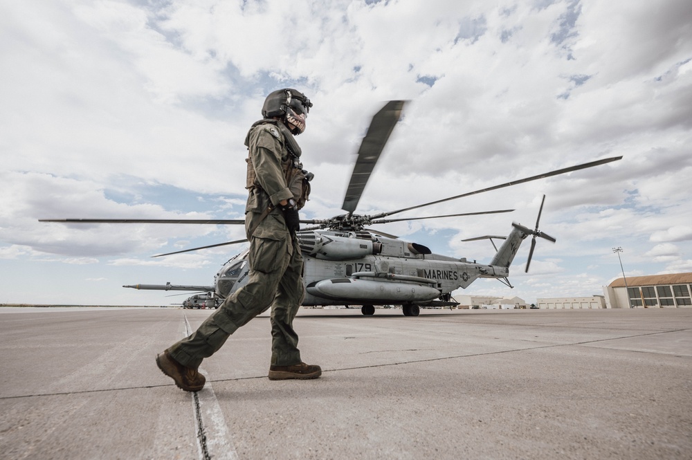 CH-53E Hotpit Refueling