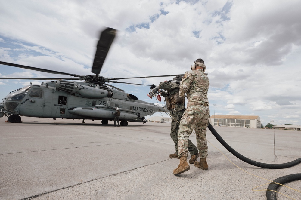 CH-53E Hotpit Refueling