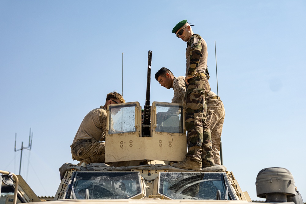 SLTE 4-25: Familiarization with French Soldiers