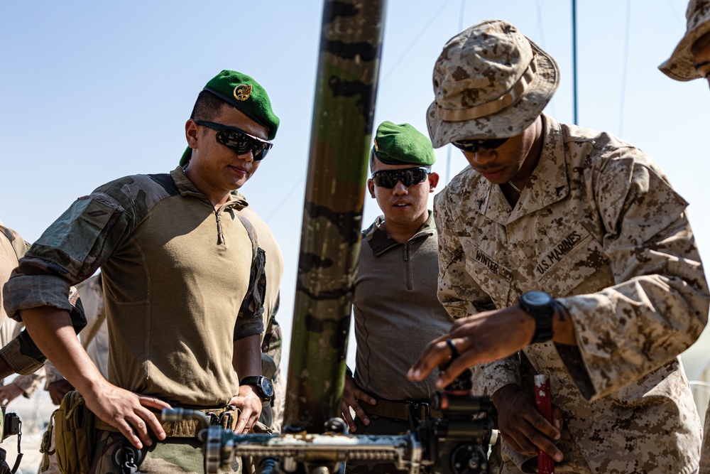SLTE 4-25: Familiarization with French Soldiers