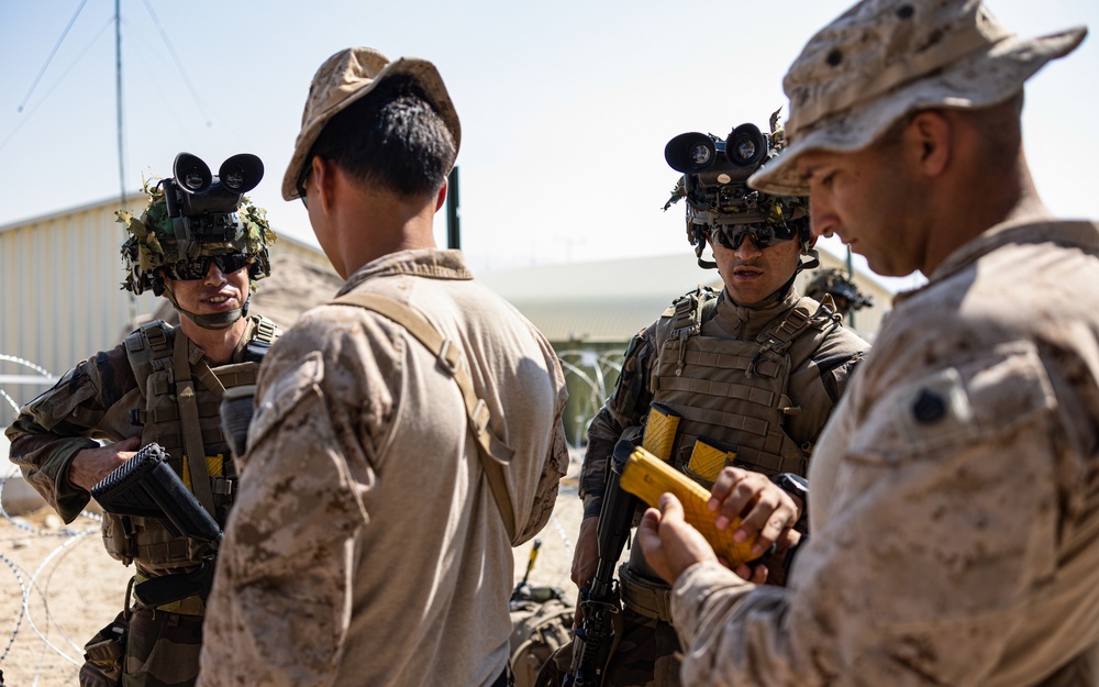 SLTE 4-25: Familiarization with French Soldiers