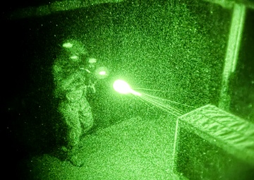 10th SFG (A) train close quarters battle drills with MSD and SOG