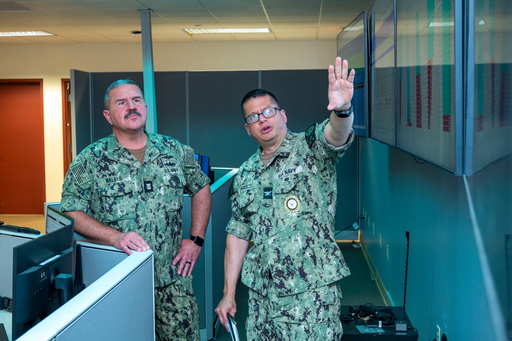 Navy Personnel, Manpower, and Training Fleet Master Chief Petty Officer Jay Walker visits Navy Recruiting Command Headquartered