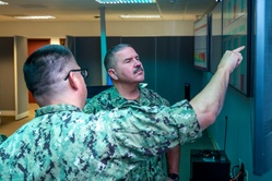 Navy Personnel, Manpower, and Training Fleet Master Chief Petty Officer Jay Walker visits Navy Recruiting Command Headquartered [Image 4 of 5]
