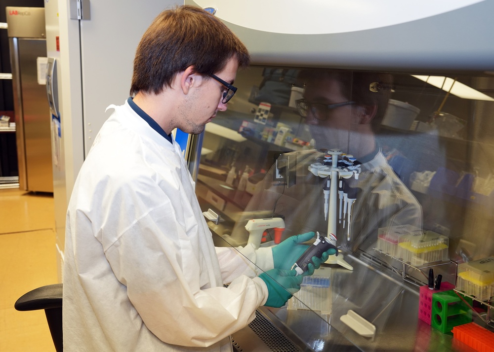 NREIP, ORISE interns present Research at NAMRU San Antonio