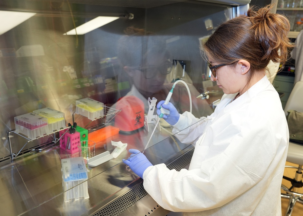 NREIP, ORISE interns present Research at NAMRU San Antonio