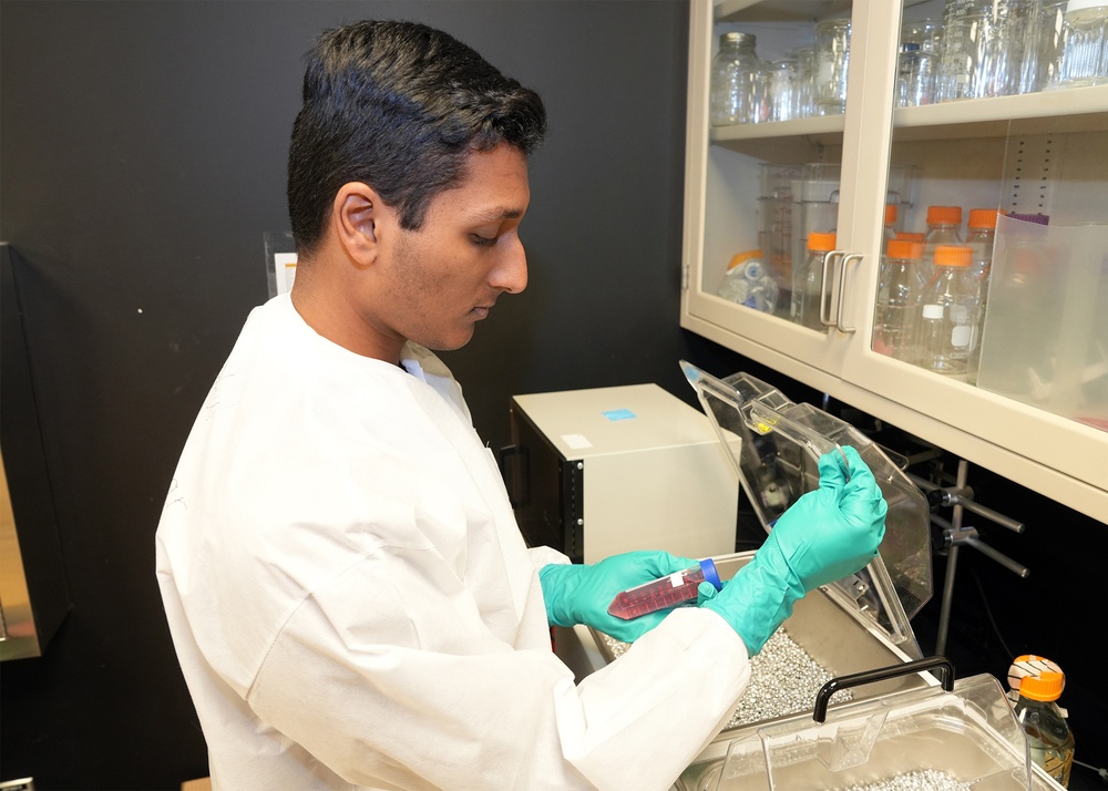NREIP, ORISE interns present Research at NAMRU San Antonio
