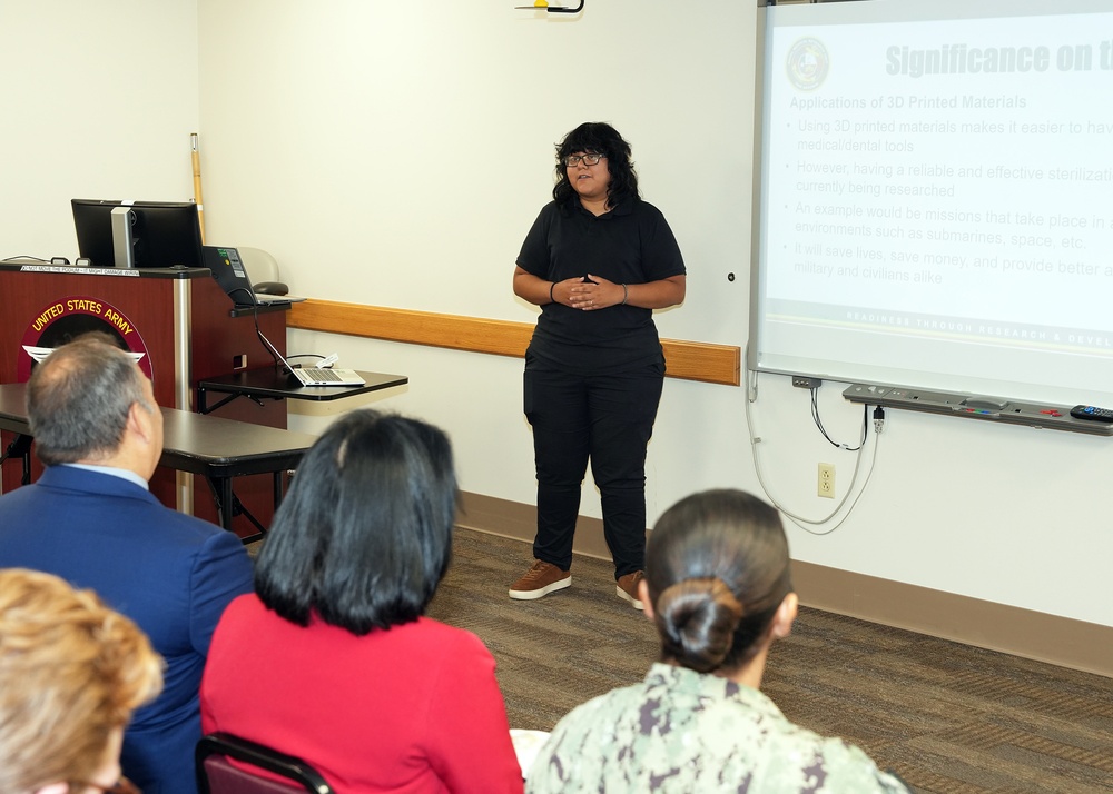 NREIP, ORISE interns present Research at NAMRU San Antonio