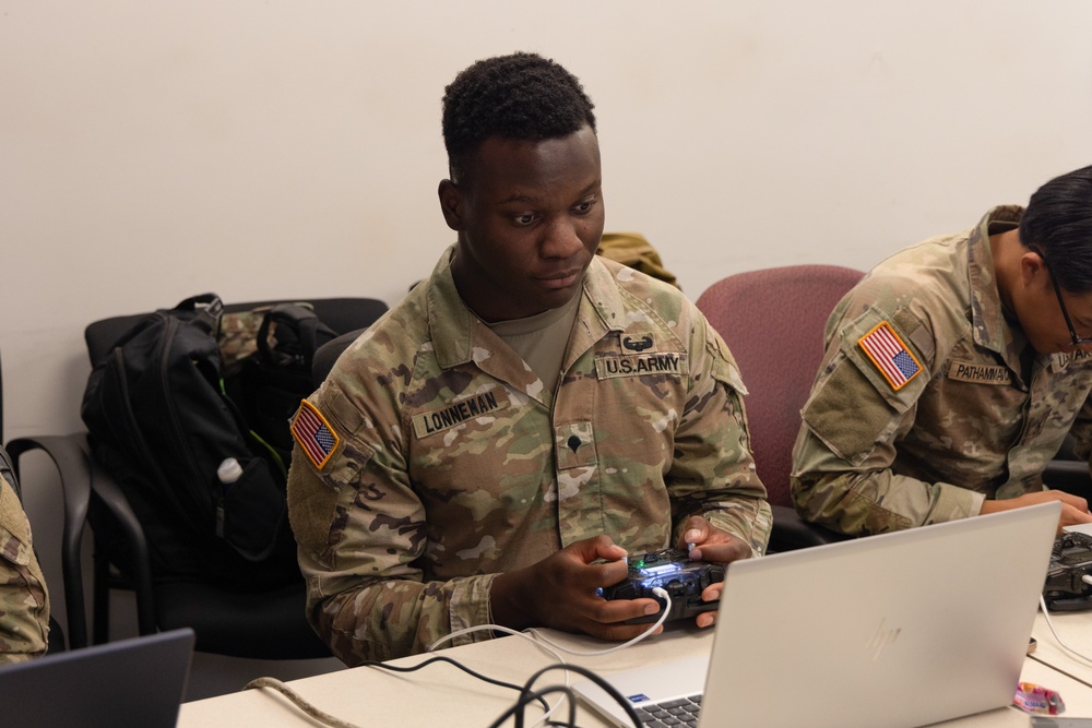 25th ID Soldiers learn to fly FPV drones