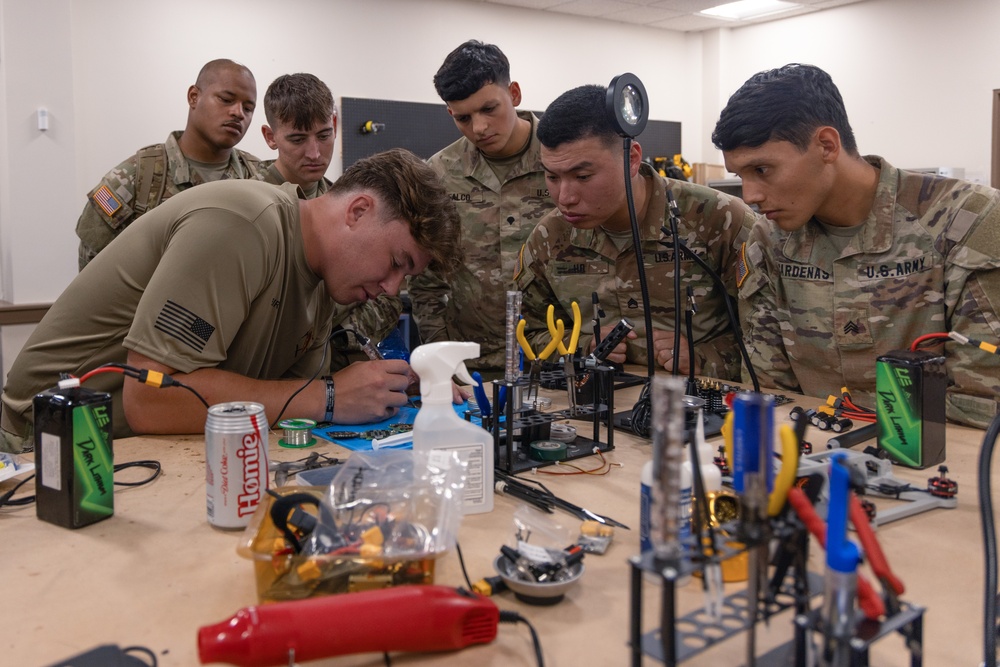 25th ID Soldiers learn to fly FPV drones
