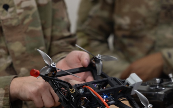 25th ID Soldiers learn to fly FPV drones