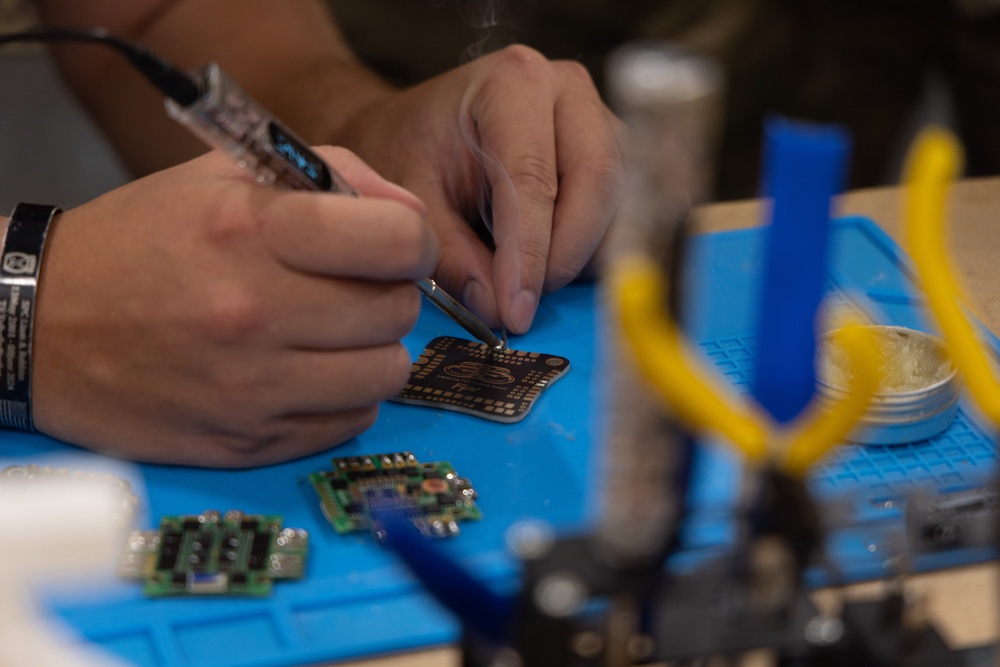 25th ID Soldiers learn to fly FPV drones