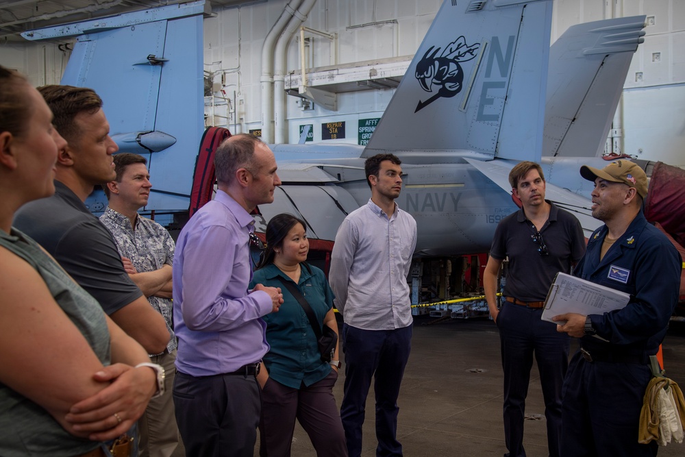USS Carl Vinson hosts US congressional staffers