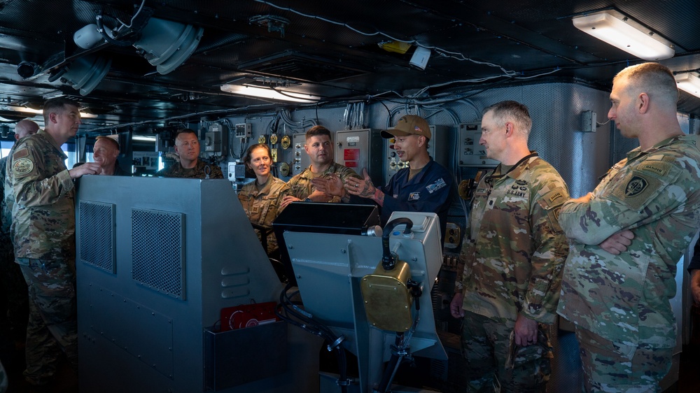 USS Carl Vinson hosts leadership from US Indo-Pacific Command