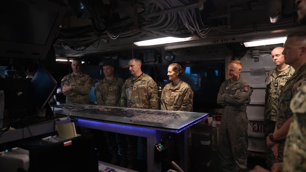 USS Carl Vinson hosts leadership from US Indo-Pacific Command