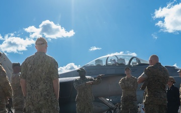 USS Carl Vinson hosts leadership from US Indo-Pacific Command