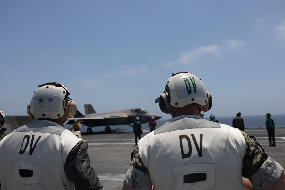 3rd MAW Commanding General visits VMFA-314