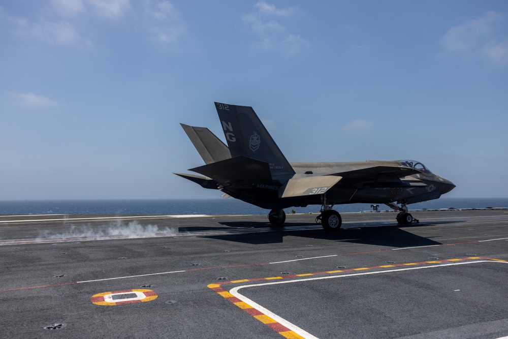 3rd MAW Commanding General visits VMFA-314