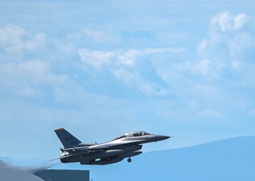 F-16 Fighting Falcons take off during REFORPAC