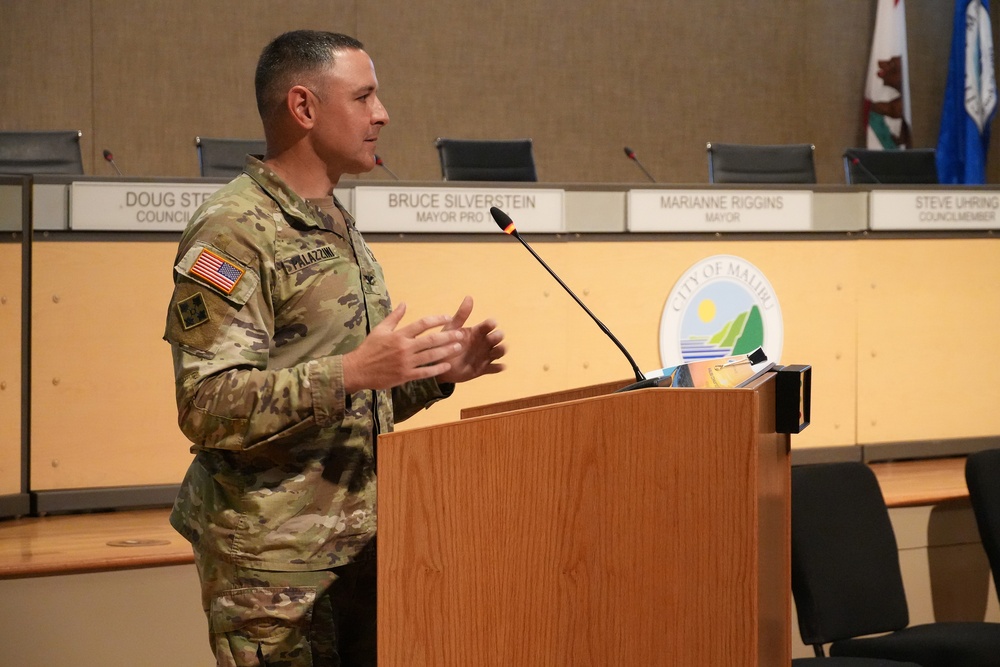 Col. Jeff Palazzini, commander, Pacific Palisdades Emergency Field Office, updates Malibu residents on the debris removal mission.