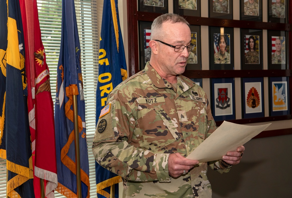 Oregon Army National Guard Soldier renews his commitment to service
