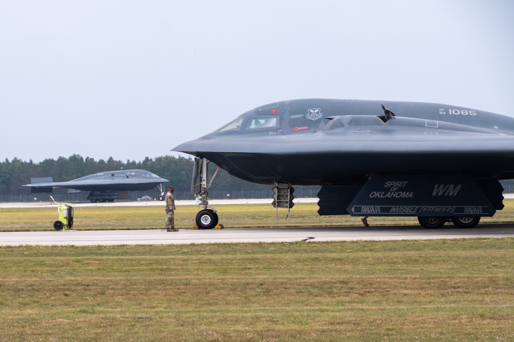B-2 Spirit aircrews swap during Northern Strike 2025